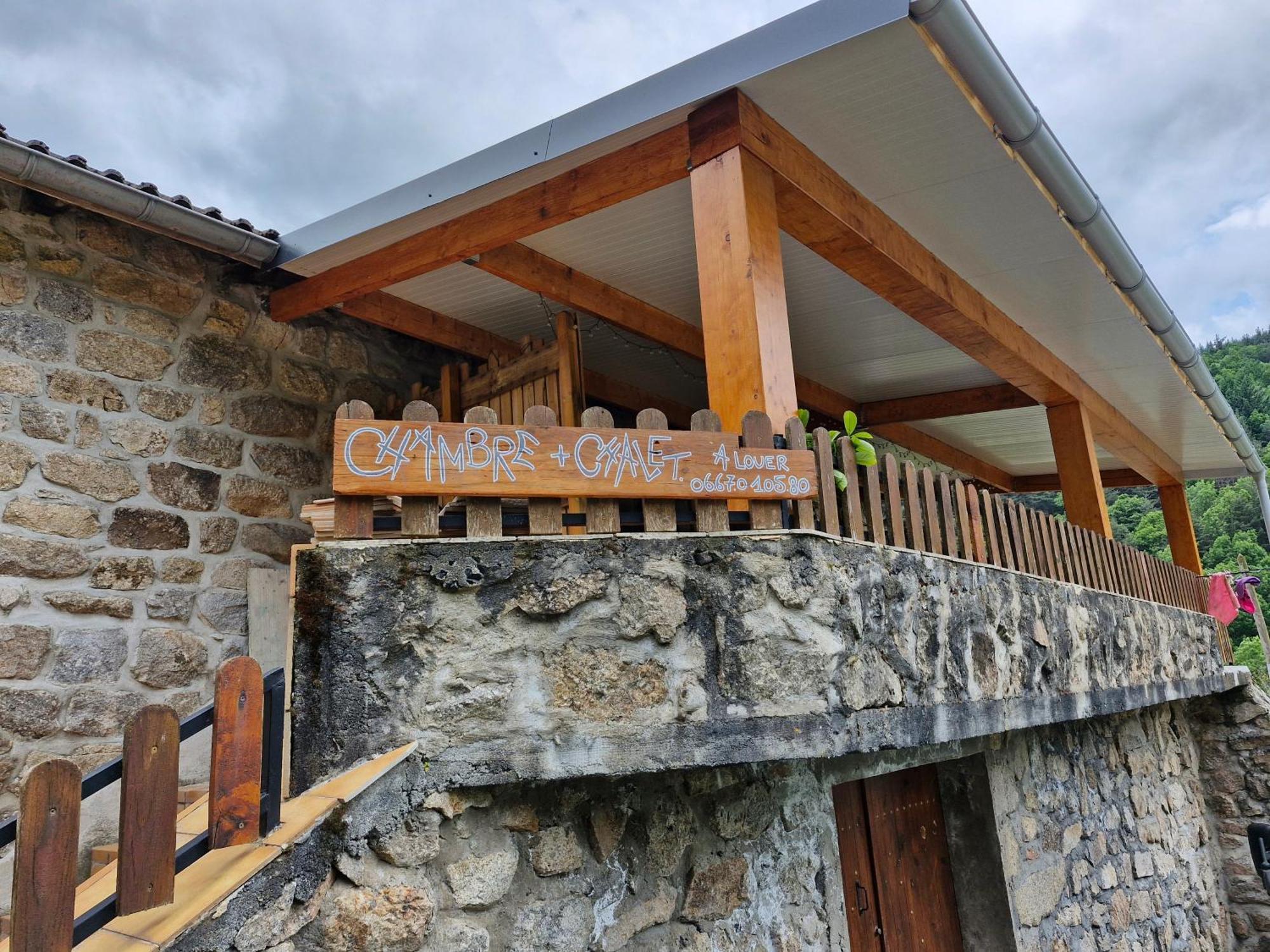 La Cabane Des Lucioles Saint-Julien-Boutieres Buitenkant foto