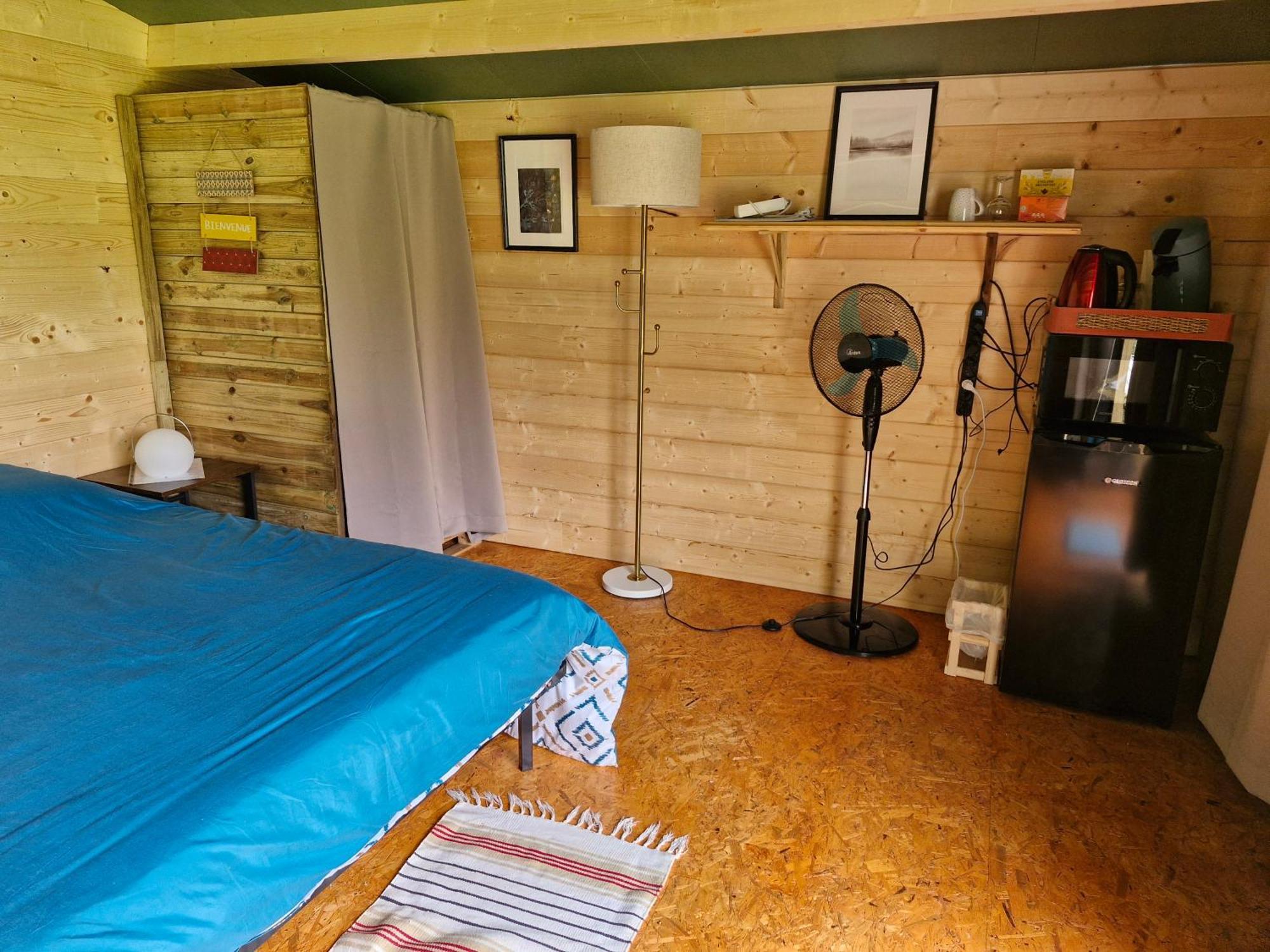 La Cabane Des Lucioles Saint-Julien-Boutieres Kamer foto